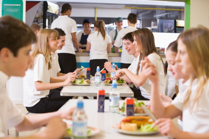 Como seu filho se alimenta fora de casa?