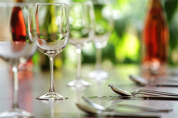 Dicas para preparar a mesa em um jantar especial