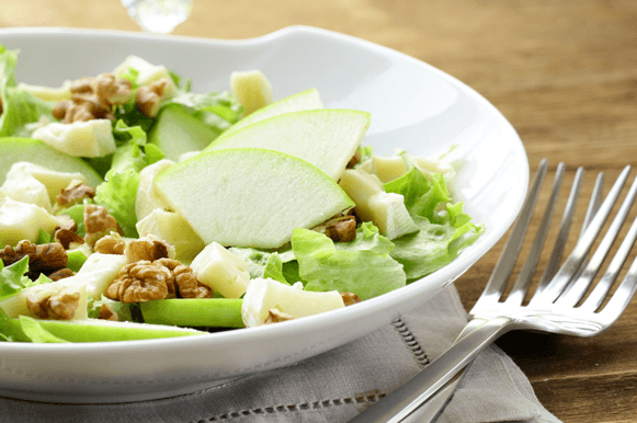 Combine ingredientes e prepare uma salada diferente