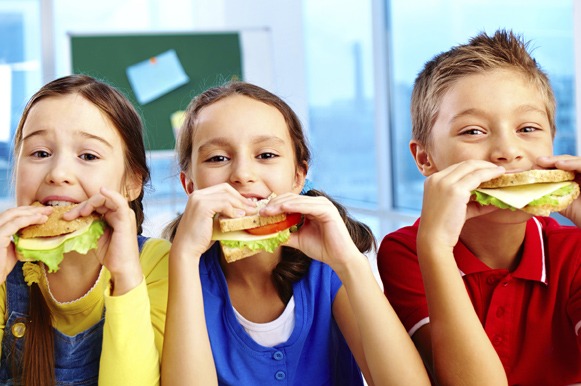 Recupere a rotina alimentar das crianças na volta às aulas