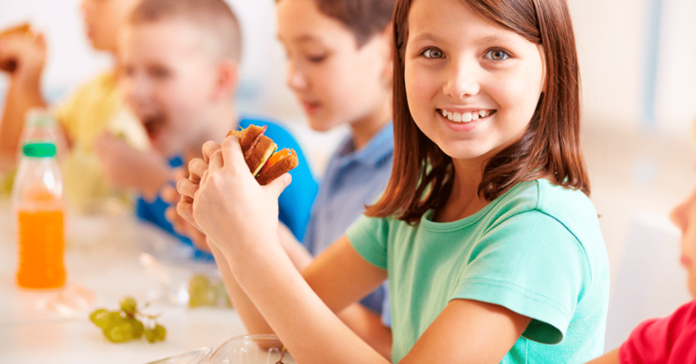 O sucesso do seu filho na escola pode estar na alimentação