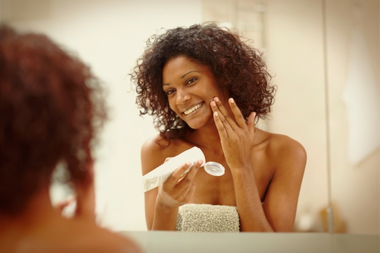 Dicas para manter pele, unhas e cabelos saudáveis no inverno