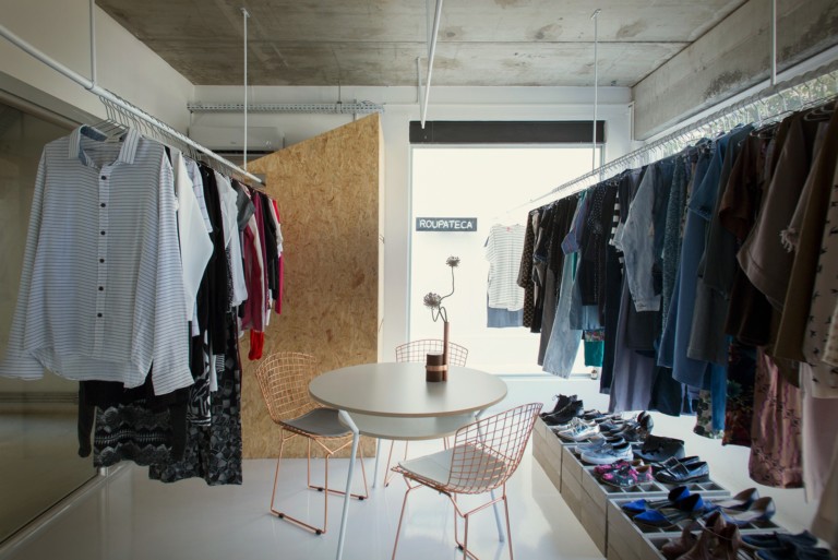 Roupateca: o guarda-roupas compartilhado