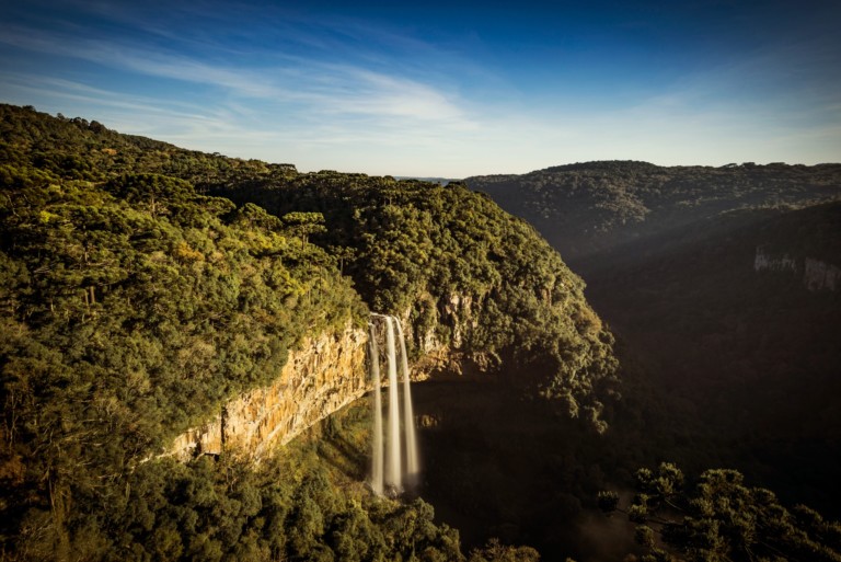 Conheça a Cascata do Caracol