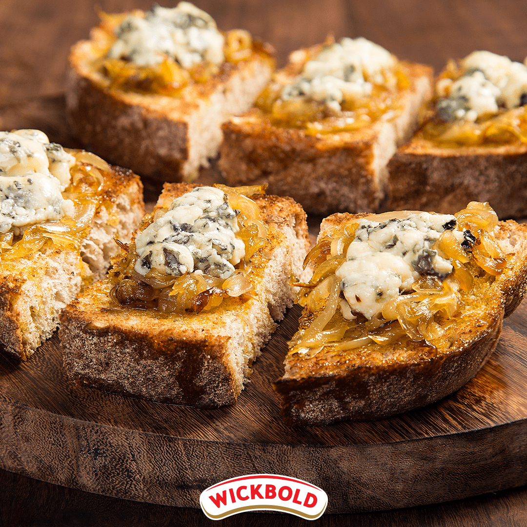 Bruschettas de Cebola caramelizada e Gorgonzola