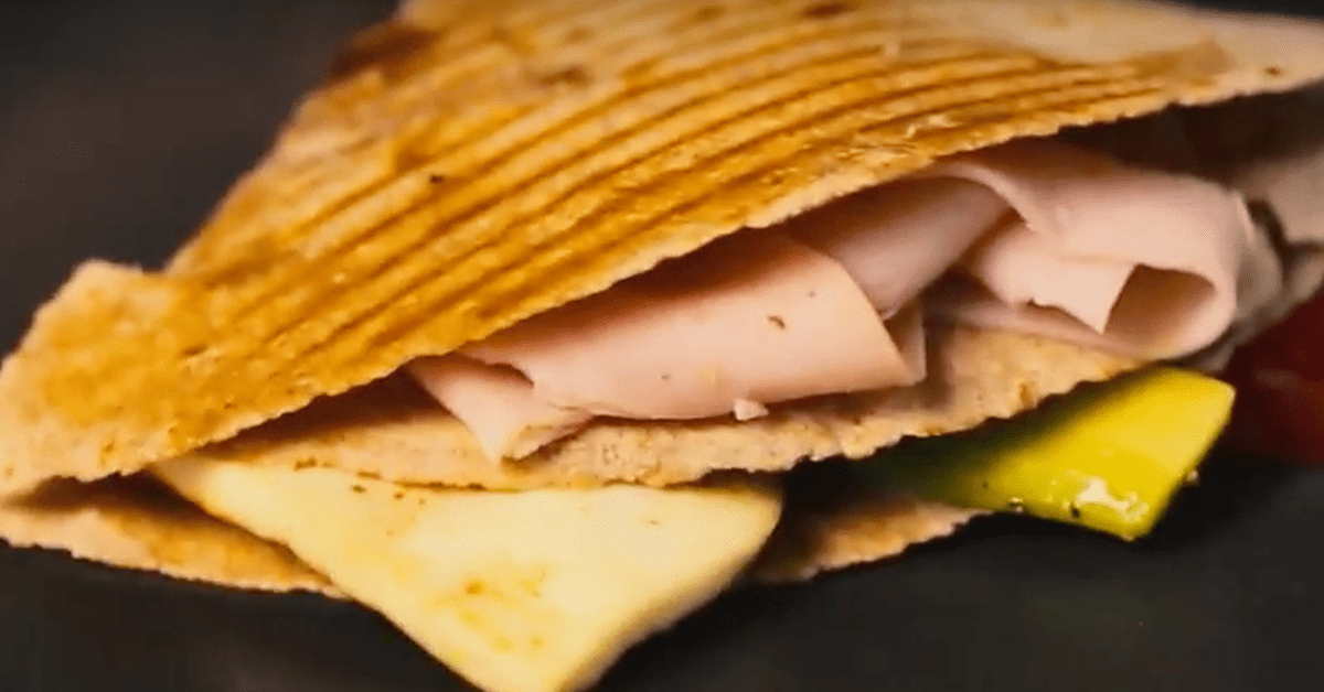 WRAP PROTEÍNA COM QUEIJO GRELHADO